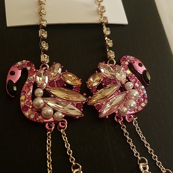 Betsey Johnson flamingo dangle earrings - Picture 2 of 4